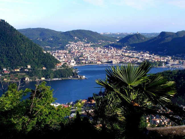 Fare il bagno in sicurezza al lago o nei fiumi: restare in acque basse se non si sa nuotare, non rischiare la propria incolumità per prestare soccorso