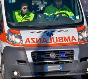 Infortunio sul lavoro, operaio cade da 2 metri