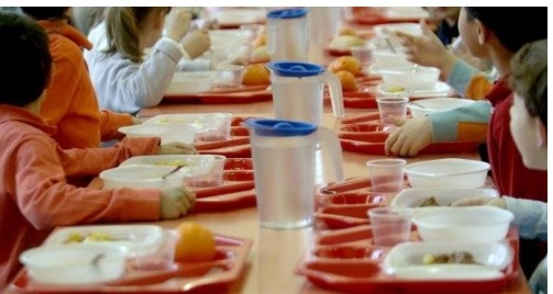Mensa negata agli alunni morosi: il Pd “dalla parte dei bambini”