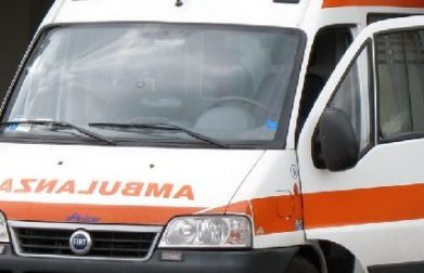 Schiacciato da un bancale, grave incidente sul lavoro a Inveruno