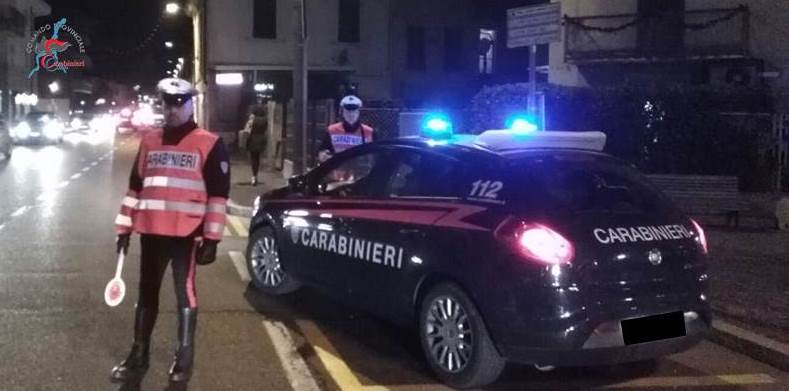 Trovato senza patente, altri con droga