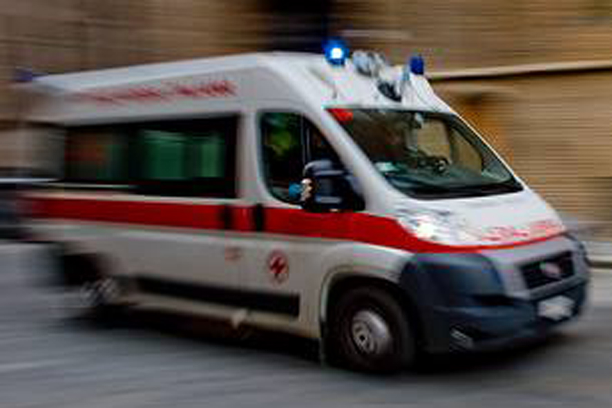 Scontro tra tre auto a Venegono, una giovane ferita