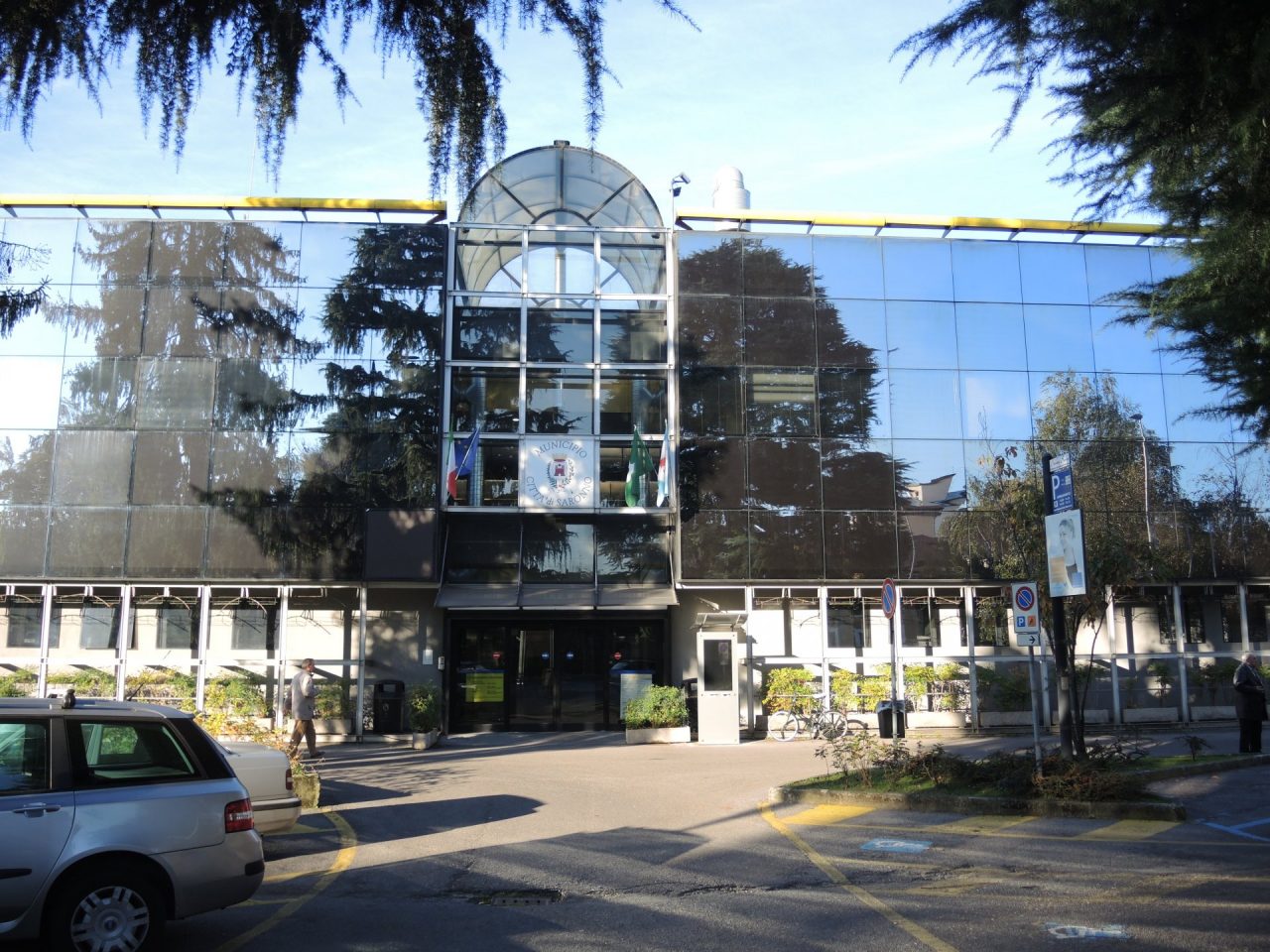 Nuovi marciapiedi a Saronno con percorsi per  non vedenti