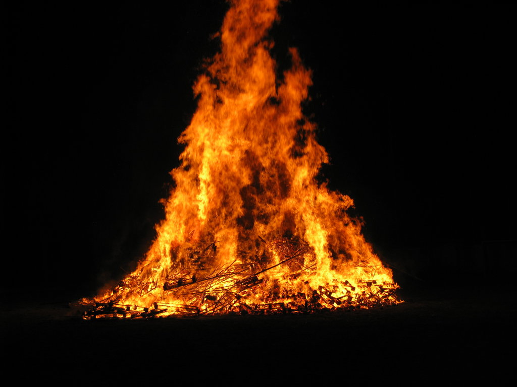 Falò di Sant’Antonio a Tradate, addio bancali. Pipolo: “Equilibrio fra tradizione e ambiente”