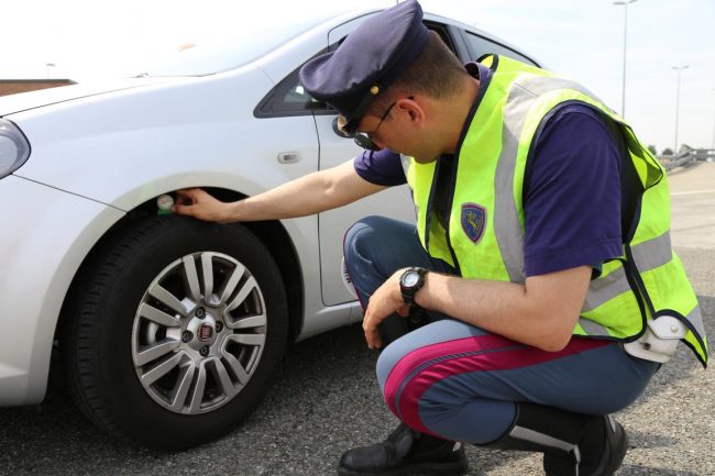 “Vacanze Sicure” con Pneumatici Sotto Controllo e Polizia Stradale