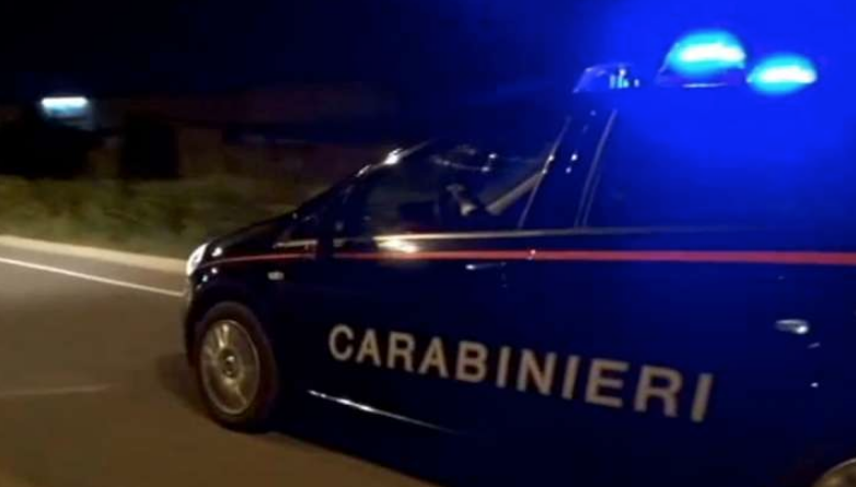 Aggredisce il padre colpendolo con la bombola d’ossigeno: arrestato