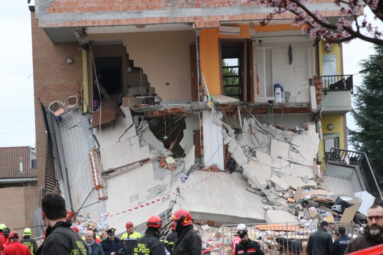 Palazzina esplosa a Rescaldina, nessun colpevole