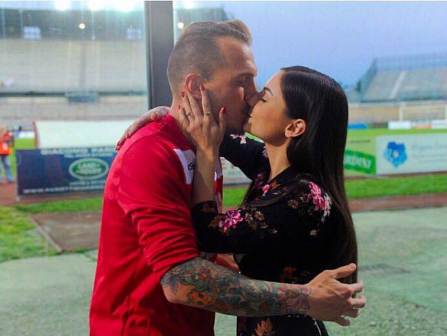 L’amore al tempo del…pallone, dal campo la romantica proposta di Pesenti VIDEO