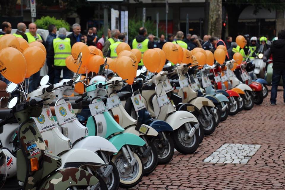 Vespa Party, a Tradate la storia delle due ruote