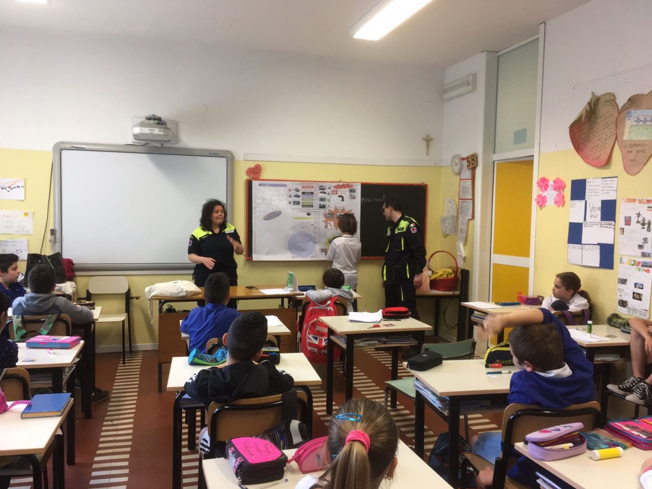 Protezione Civile a scuola coi bimbi delle elementari