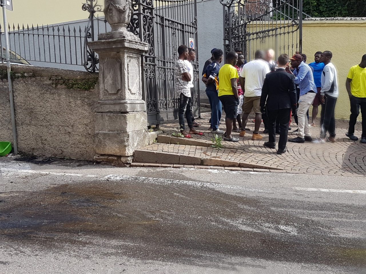 Richiedenti asilo, disordini alla Barbara Melzi