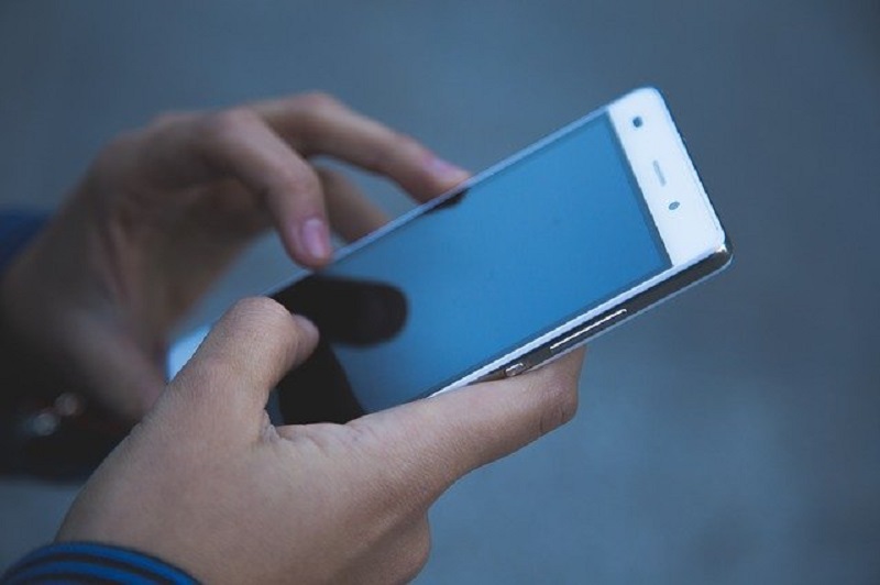Tracciamento Covid, nuova strategia: tutto a portata di click con un sms