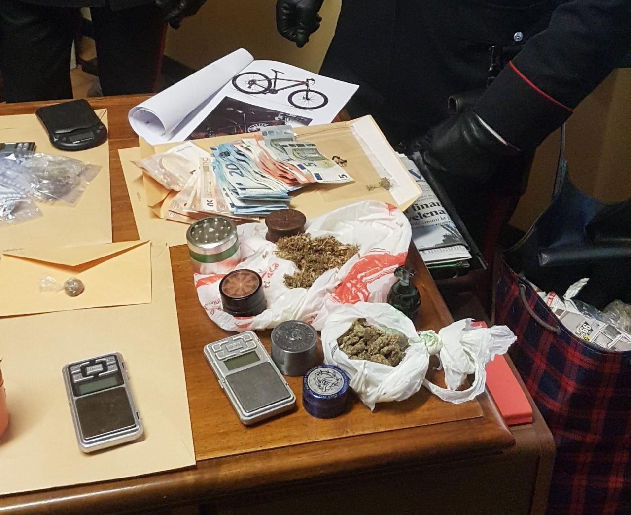 Operazione antidroga, nove perquisizioni e cinque denunciati
