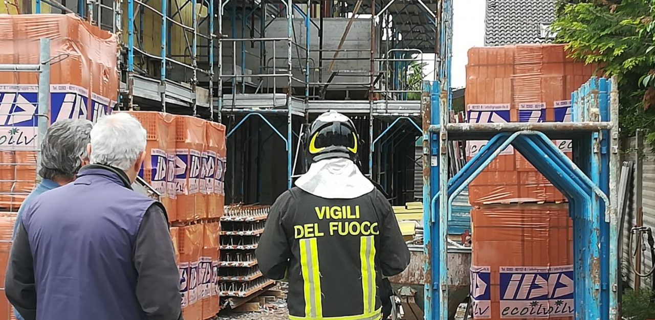Operaio cade da tre metri in cantiere: è gravissimo FOTO e VIDEO