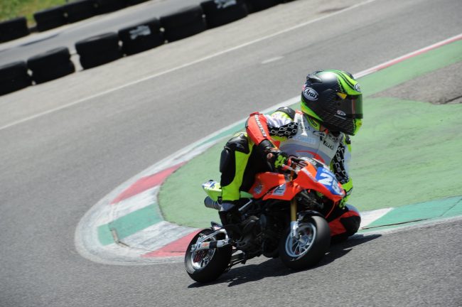 Schianto con la minimoto, 11enne finisce in ospedale