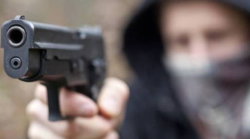 Rapina a Bardello, arrestato minorenne e altri quattro denunciati
