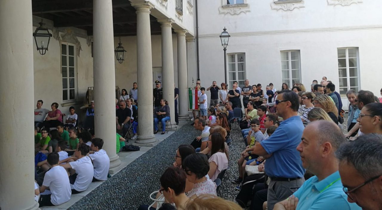 Festa della Repubblica: ragazzi delle medie protagonisti a Turate