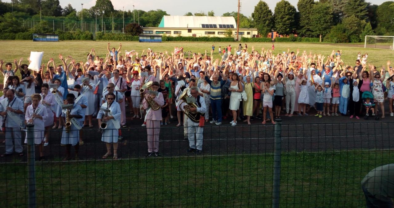 Tutti in pigiama per le vie di Rescaldina LE FOTO