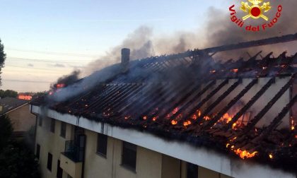 Incendio ad Arese | Casa in fiamme in via Cantù FOTO e VIDEO