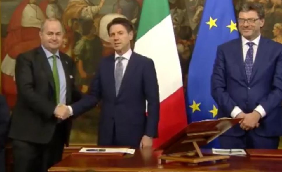 Dario Galli ancora incompatibile, nel mirino i ruoli in azienda