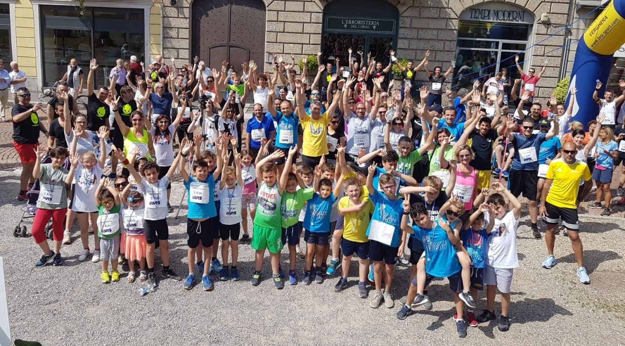 Vivere a Colori, in 400 alla corsa per Eleonora e la ricerca FOTO E VIDEO