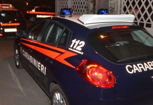Deruba un’anziana: trappola in cantina