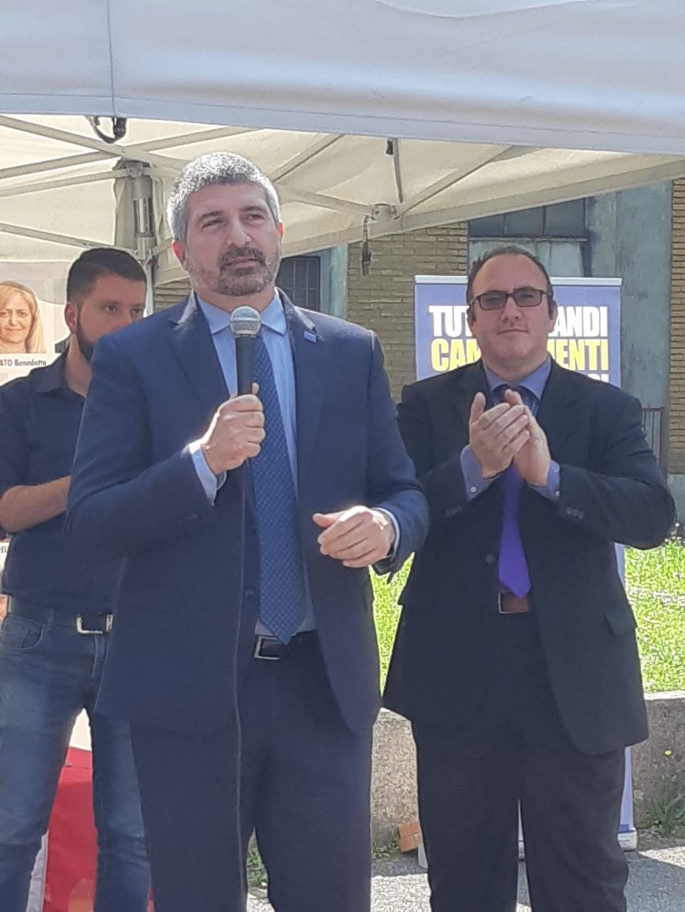 Cerro, elezioni: leader di Casapound in piazza per Fabio Tomasoni FOTO E VIDEO