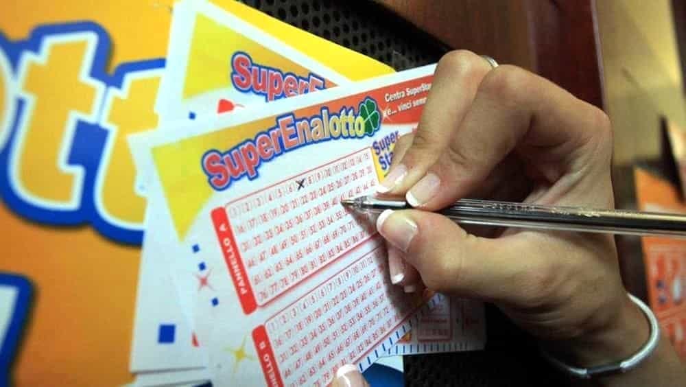 SuperEnalotto: a Varano Borghi centrato un 5 da 82mila euro