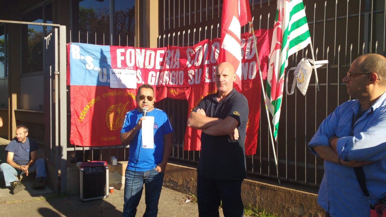 Presidio fuori dalla Fonderia Getti Speciali Colombo di San Giorgio su Legnano