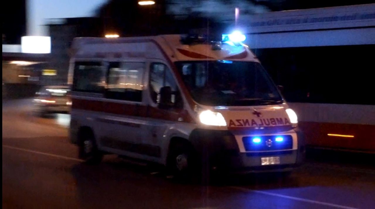 Malore per una bambina di 7 anni SIRENE DI NOTTE