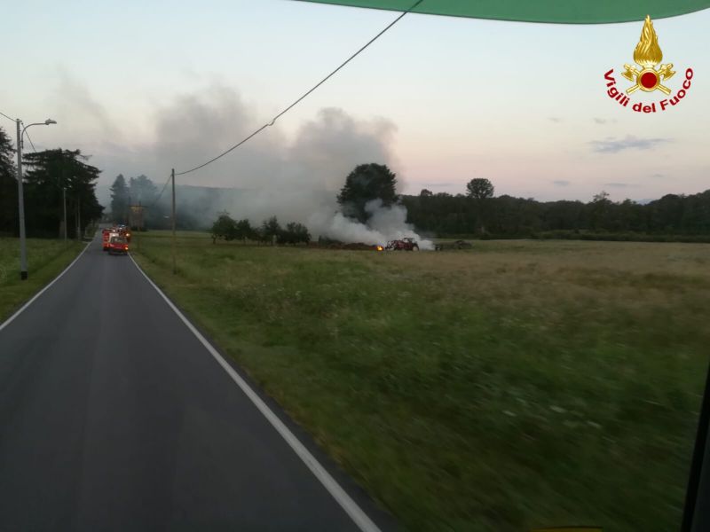 Incendio in azienda agricola a Sesto Calende