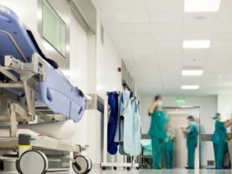 Infermiera aggredita da un paziente: i sindacati “Non siamo tutelati, governo sordo”