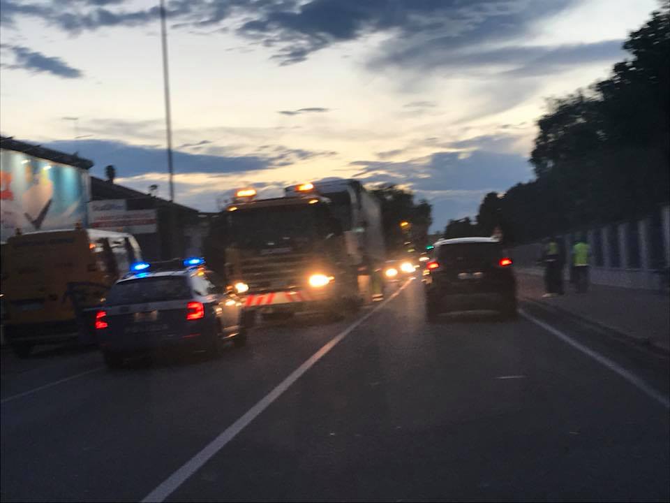Auto contro tir a Cislago: Varesina bloccata