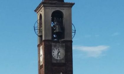 Maltempo a Mozzate: orologio del campanile in frantumi