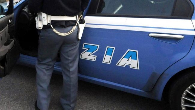 Seguito all’uscita da scuola del figlio e arrestato al bar: finisce la fuga di un 49enne latitante