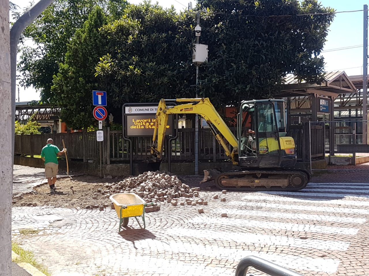 Tradate, riapre il cantiere in via Volta