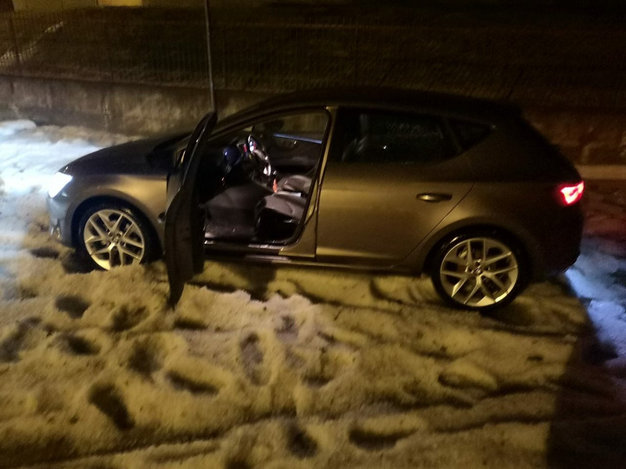 Grandine come neve a Vedano, strade allagate e alberi abbattuti FOTO