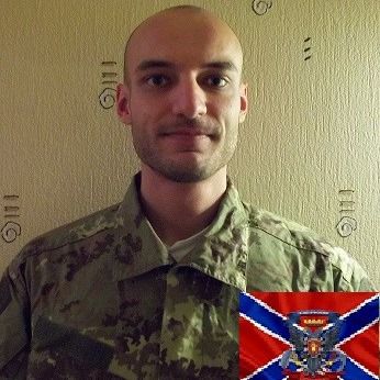In guerra per scelta, ora è ricercato dalla giustizia