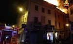 Due stabili a fuoco nella notte, 3 famiglie evacuate FOTO e VIDEO