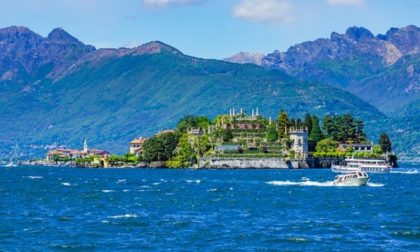 Ragazzo di Fagnano si tuffa nel Lago Maggiore e sparisce