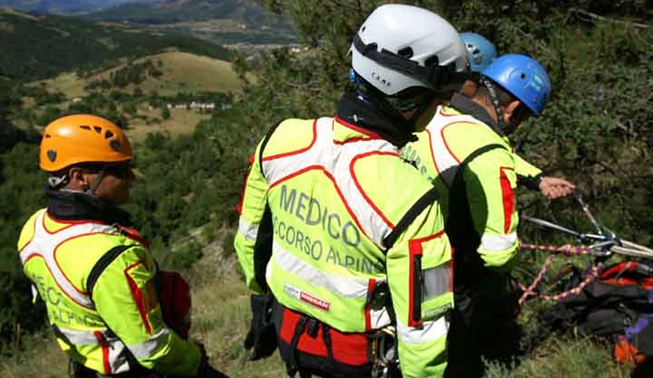 Trovato un corpo senza vita nei boschi dell’Alto Varesotto
