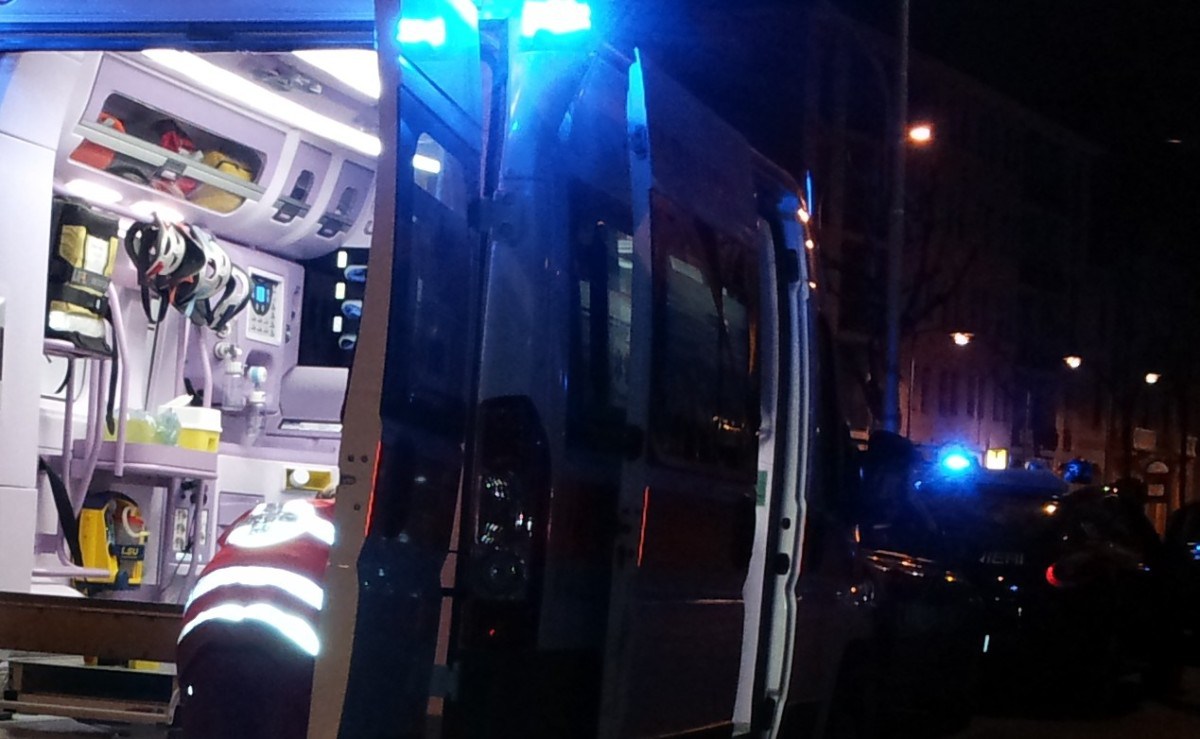 Aggressione nella notte a Olgiate Olona: quattro giovani soccorsi