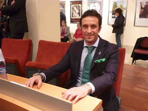 Fascia tricolore a messa ma non al Cippo. Lega: “Sindaco divisivo, non esistono morti di serie B”