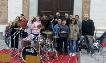 Nerviano, cena solidale con la "Family Collage Band"