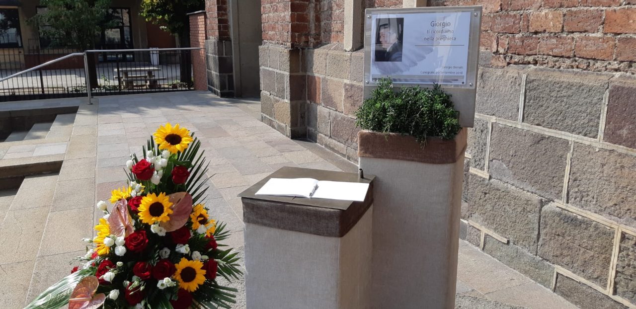Ultimo saluto all’ex sindaco di Canegrate Giorgio Bienati FOTO e VIDEO