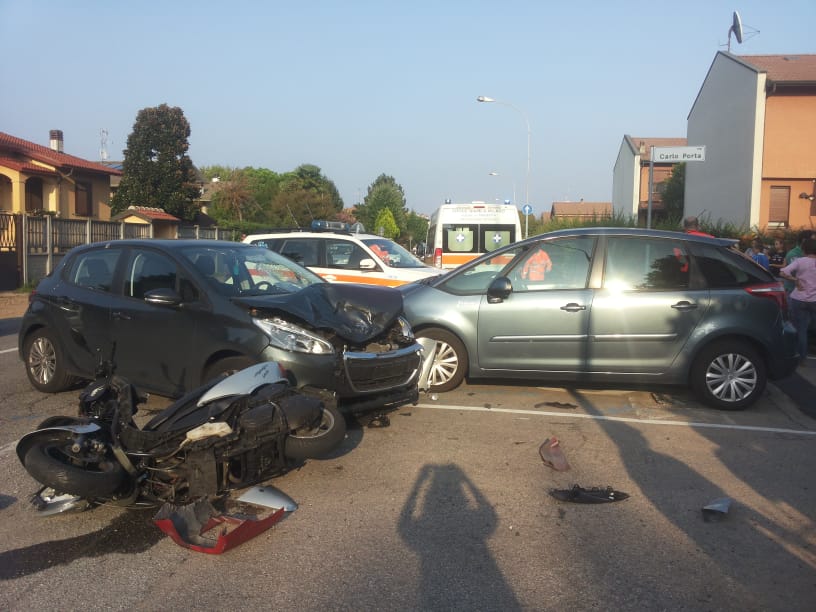 Incidente a Casorezzo: alla base una mancata precedenza FOTO e VIDEO