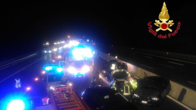 Incidente sull’A8, morta una mamma per salvare le sue due figlie FOTO
