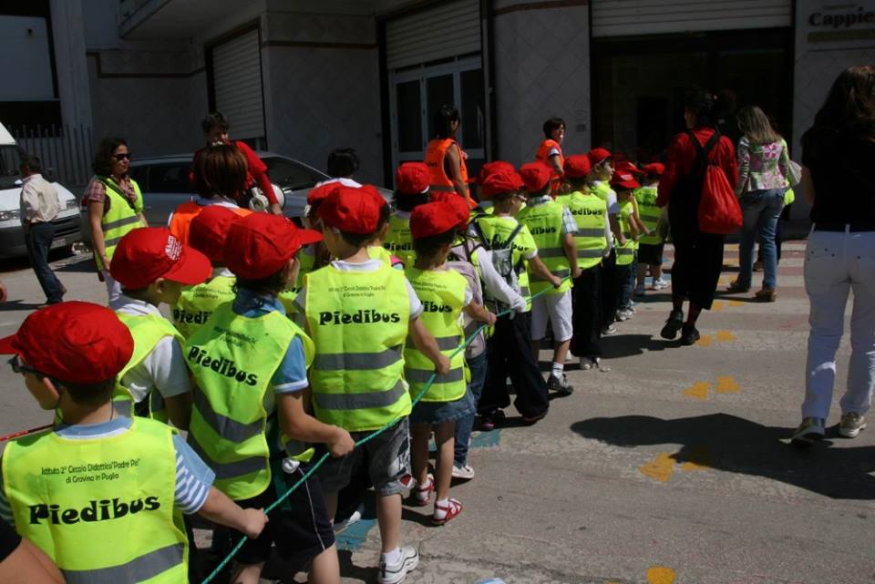 A scuola col Pedibus a Saronno: si riparte