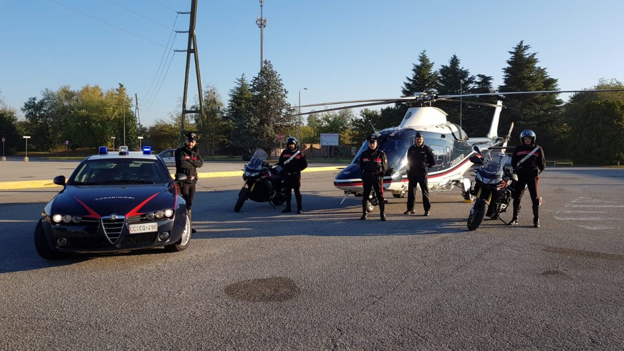 Elicottero dell’Arma, sorvolo a bassa quota sul padiglione di pediatria