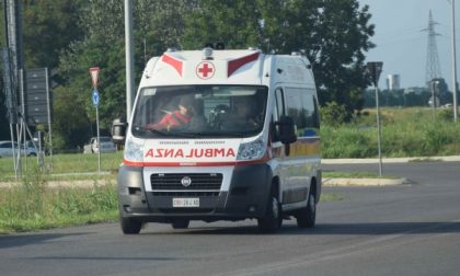 Incidente a Cuggiono, 28enne urtata da un'auto